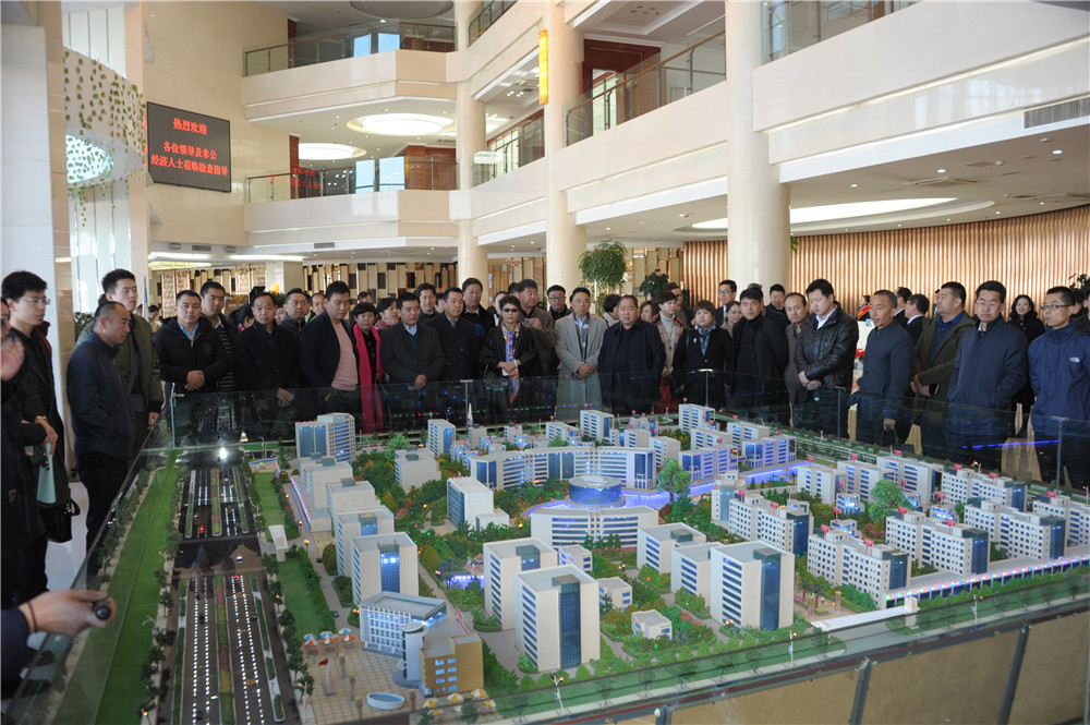 兰州市工商联组织非公经济人士旅行拉斯维加斯游戏3499集团新区项目，开展学习十九大精神暨理想信心教育实践活动