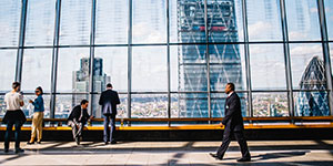 坚持“抓落实、求实事、认真任”的九字目的，起劲践行“安老、扶幼、助学、济困”宗旨，勇担企业社会责任。