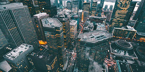 住宅、工业、商业地产开发，修建工程、工业制造、矿业开采、生物制药、能源开发、资源运营、金融效劳、经贸商贸、餐饮娱乐等为一体的多元化大型股份制企业...